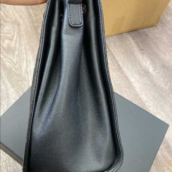 Chanel Caviar crossbody bag - Picture 13 of 14